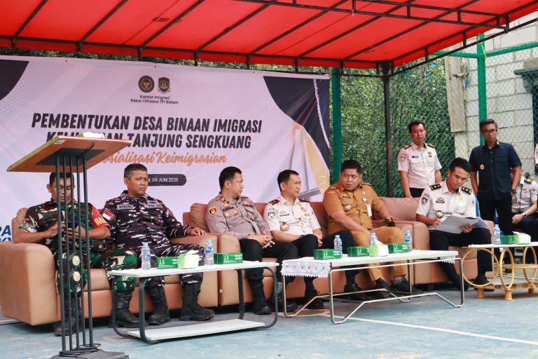 Imigrasi Batam Bentuk Desa Binaan Imigrasi di Tanjung Sengkuang untuk Cegah TPPO dan TPPM