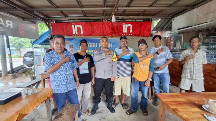 Minggu Kasih Kamtibmas Polsek Batu Ampar warga batu merah : Mari Ciptakan Kamtibmas Kondusif Wilayah Batu Ampar , Call 110 layanan polisi