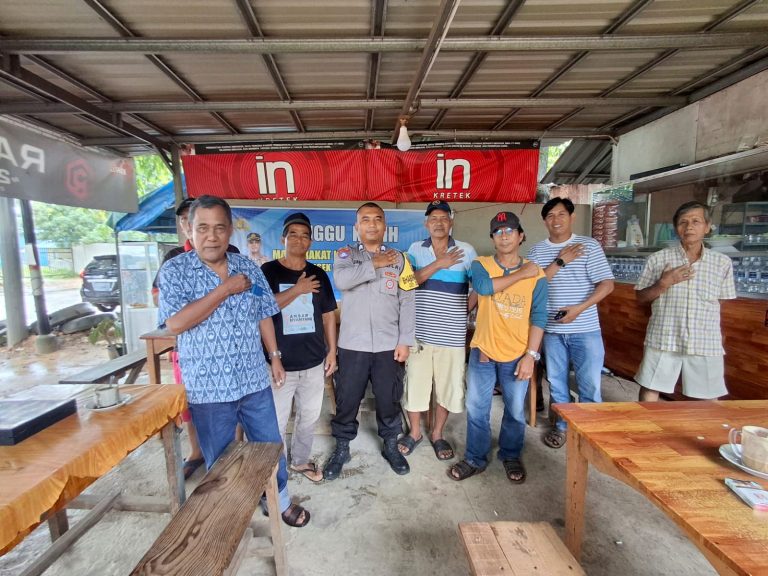Minggu Kasih Kamtibmas Polsek Batu Ampar warga batu merah : Mari Ciptakan Kamtibmas Kondusif Wilayah Batu Ampar , Call 110 layanan polisi 