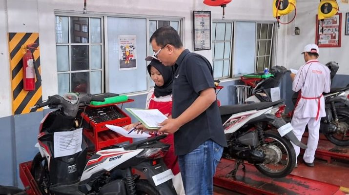 74 Siswa TSM SMKN 3 Batam Jalani UKK Berstandar Industri Honda