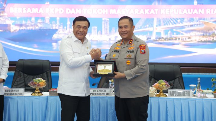 ‎MENKO POLKAM RI APRESIASI SINERGI POLDA KEPRI JAGA STABILITAS KEAMANAN DAN DUKUNG IKLIM INVESTASI