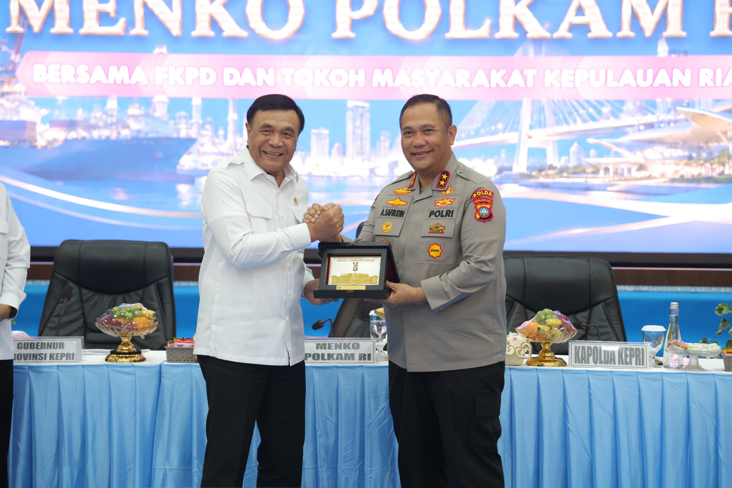 ‎MENKO POLKAM RI APRESIASI SINERGI POLDA KEPRI JAGA STABILITAS KEAMANAN DAN DUKUNG IKLIM INVESTASI