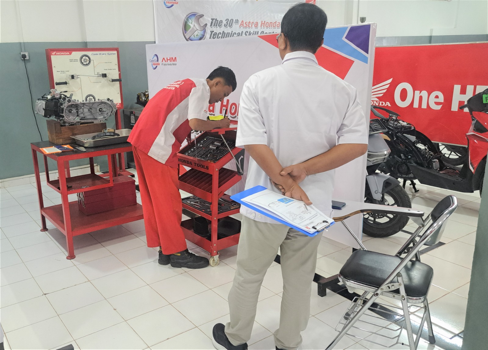 SMKN 3 Batam Juara LKS Otomotif Kepri 2026, Wakili Kepulauan Riau ke Tingkat Nasional