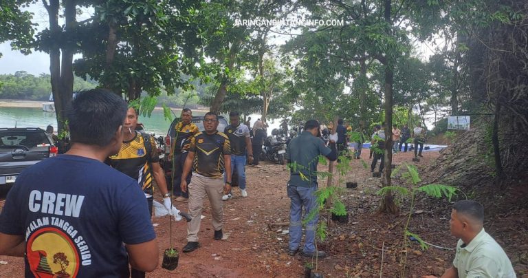 PT Ecogreen Oleochemicals Tanam 150 Pohon dan Gelar Aksi Bersih Pantai di Kawasan Wisata Tangga 1000 Batam