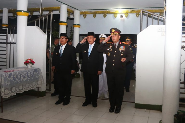 KAPOLDA KEPRI HADIRI APEL KEHORMATAN DAN RENUNGAN SUCI HUT KEMERDEKAAN RI KE-81 TAHUN 2026