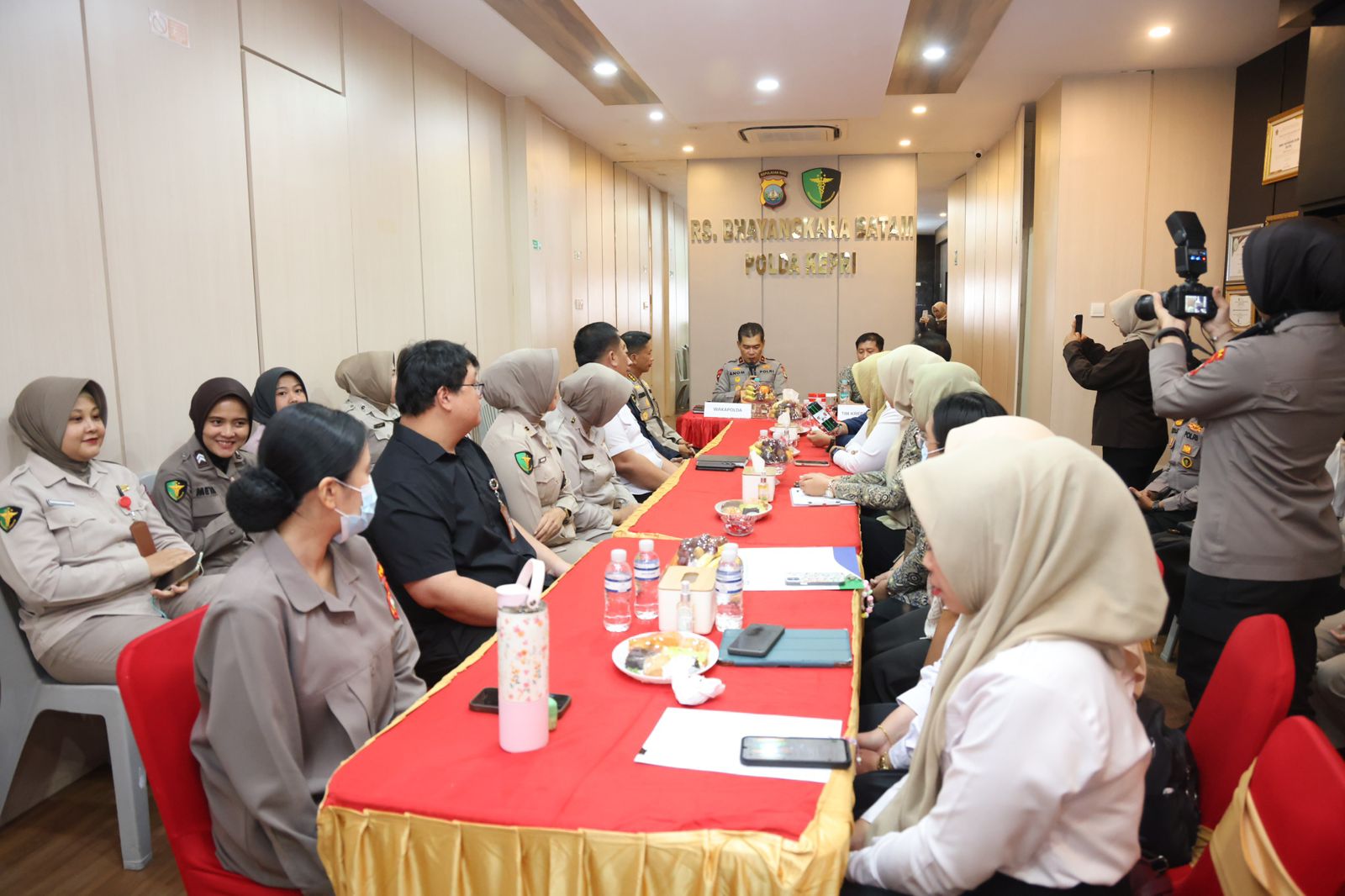 WAKAPOLDA KEPRI DORONG PENINGKATAN KUALITAS PELAYANAN RS BHAYANGKARA BATAM UNTUK PERLUAS AKSES PESERTA JKN