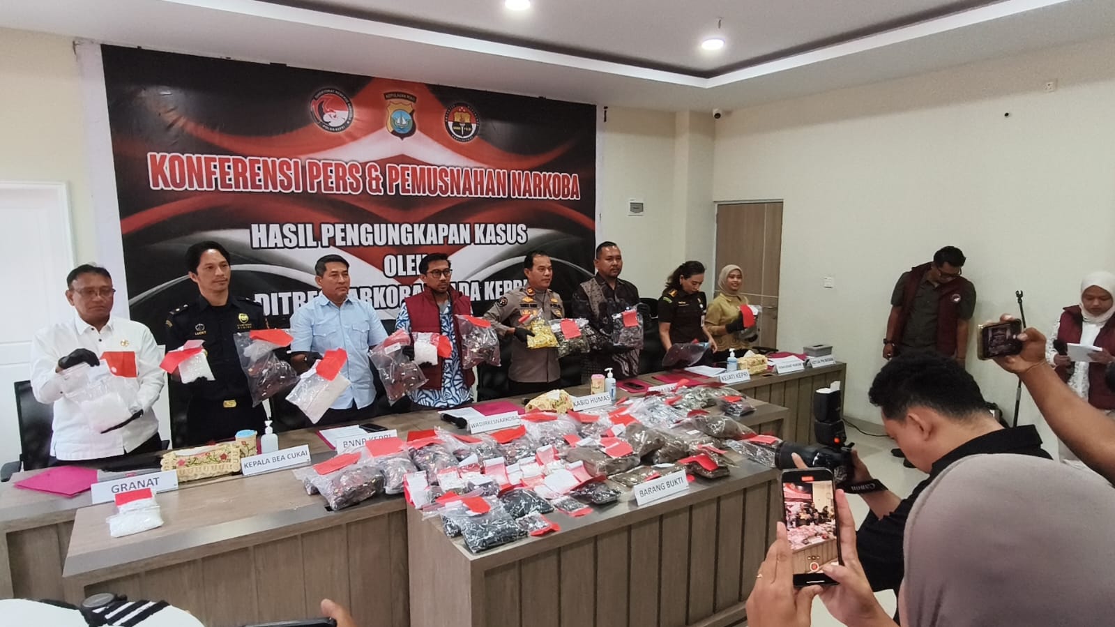 Polda Kepri Musnahkan Barang Bukti Narkotika Dari 26 Perkara, 28 Tersangka Diamankan