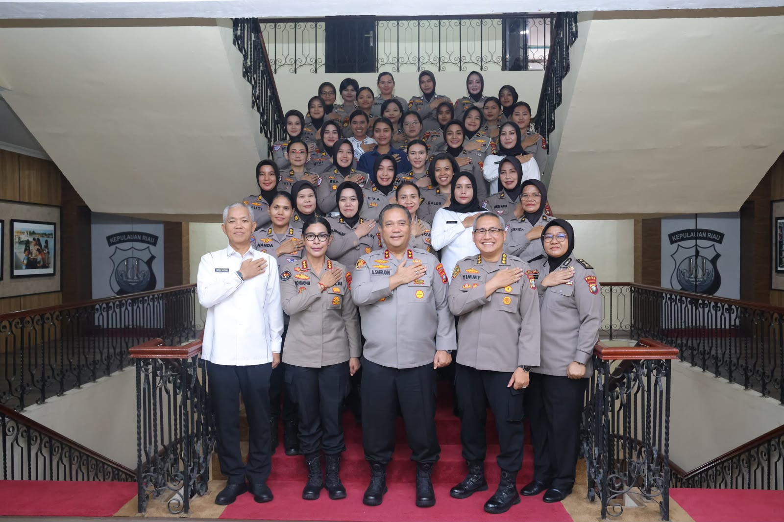 Syukuran Hari Jadi Polwan Ke-78, Kapolda Kepri Dorong Polwan Berikan Dampak Luar Biasa Bagi Masyarakat