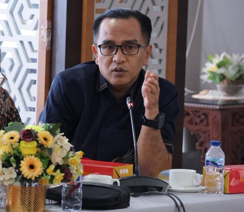 WAHYU WAHYUDIN HIMBAU MASYARAKAT KEPRI WASPADA ASAP TEBAL