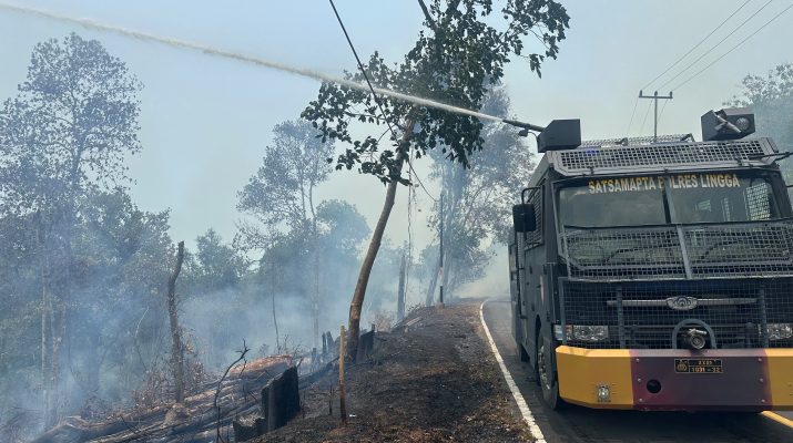 POLRES LINGGA BERSAMA TNI DAN MASYARAKAT SIGAP TANGANI KARHUTLA DI SEJUMLAH WILAYAH