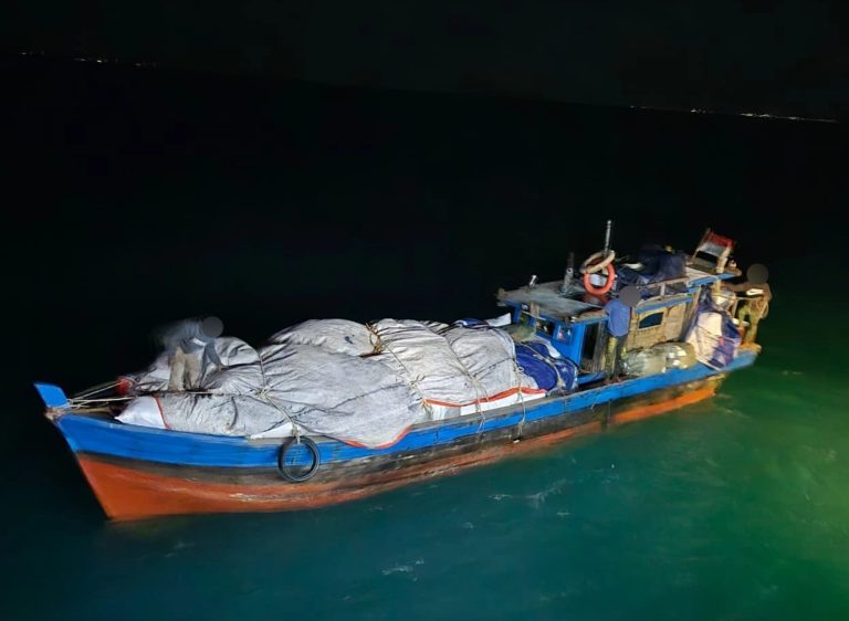 Bea Cukai Batam Amankan Kapal Berisi Barang CampuranDiangkut Tanpa Pemberitahuan Pabean