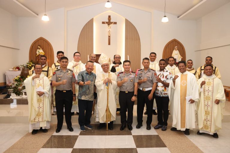 MINGGU KASIH, WAKAPOLDA KEPRI AJAK GENERASI MUDA RAIH CITA-CITA DAN PERKUAT KEMITRAAN POLRI DENGAN MASYARAKAT