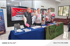 Polsek Batam Kota Rilis Kasus Pembunuhan di Ruko Niagamas: Pelaku Ditangkap Kurang dari 1 Jam Usai Penikaman