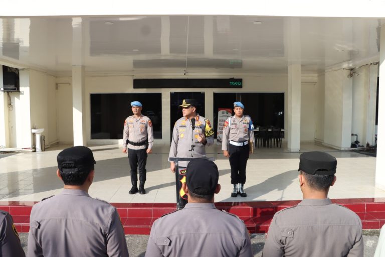 Kapolresta Barelang Pimpin Apel Pagi, Tekankan Profesionalisme dan Disiplin Personel
