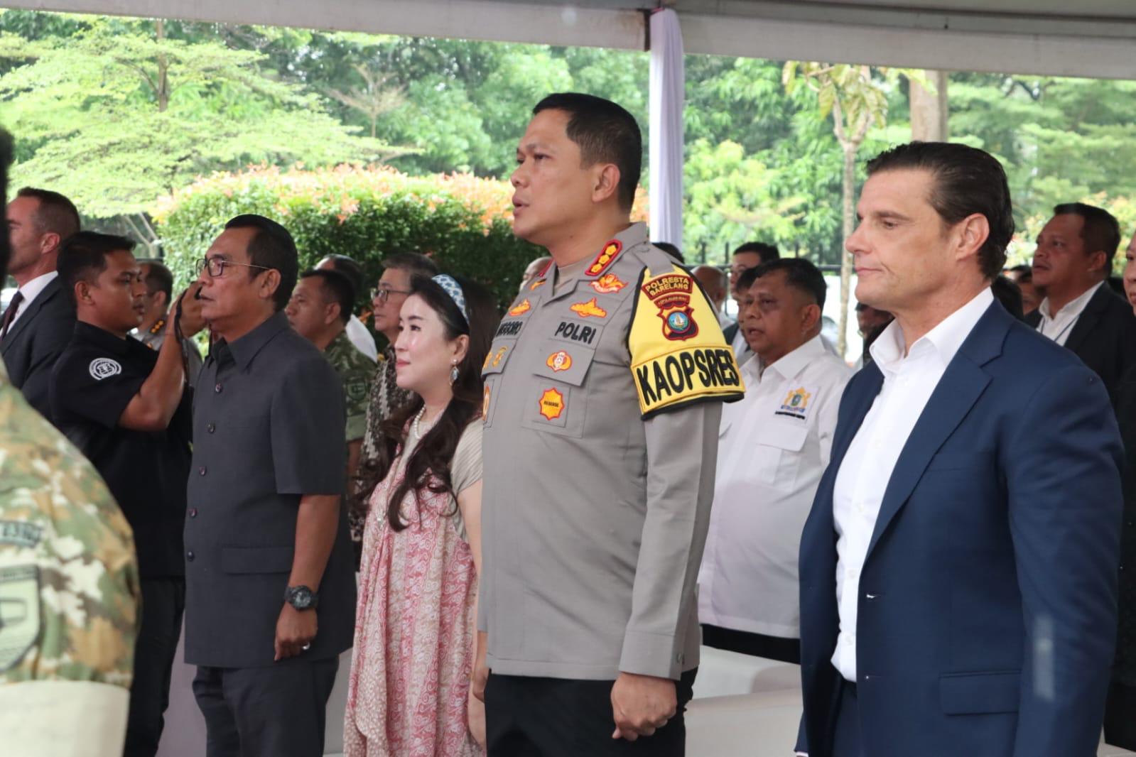 Kapolresta Barelang Dampingi Kapolda Kepri dalam Ceremony Realisasi Investasi dan Penandatanganan Kerja Sama Strategis di Kawasan Industri Wiraraja