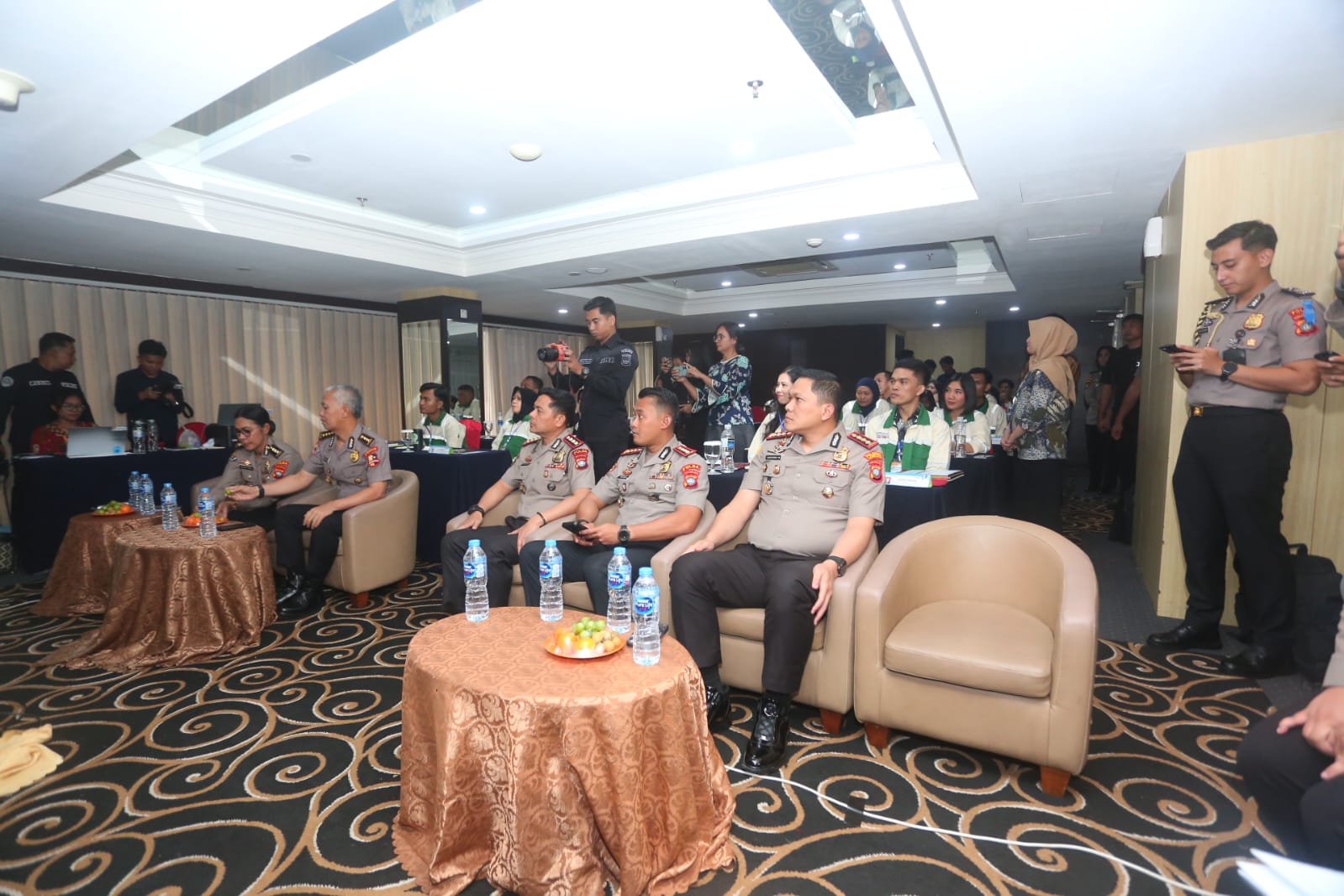 Kapolresta Barelang Dampingi Kapolda Kepri Tutup Bimtek dan Sertifikasi Bahasa Inggris, Dukung Peningkatan Kompetensi Tenaga Kerja
