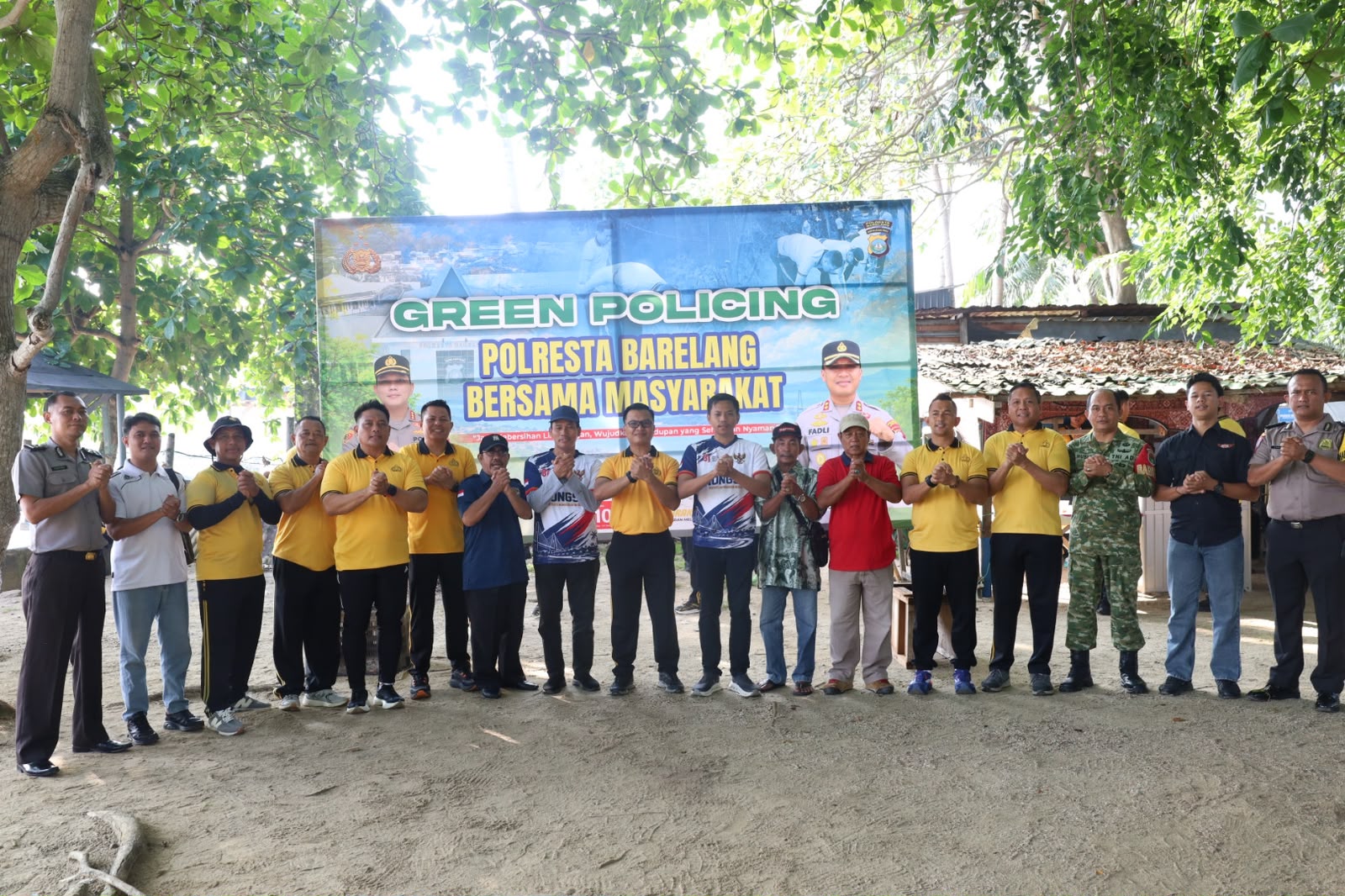 Kapolda Kepri Bersama Wakapolresta Barelang dan Masyarakat Gelar Green Policing di Pantai Tok Anjang